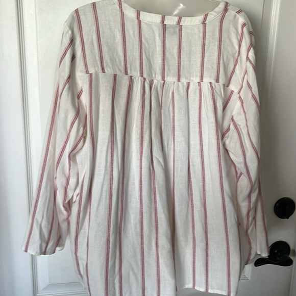 EUC Splendid cream and burgundy, striped rayon and linen V-neck top large - Picture 4 of 6